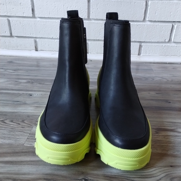 SOREL Women's Brex Waterproof Chelsea Boot in Green and Black - Picture 2 of 4